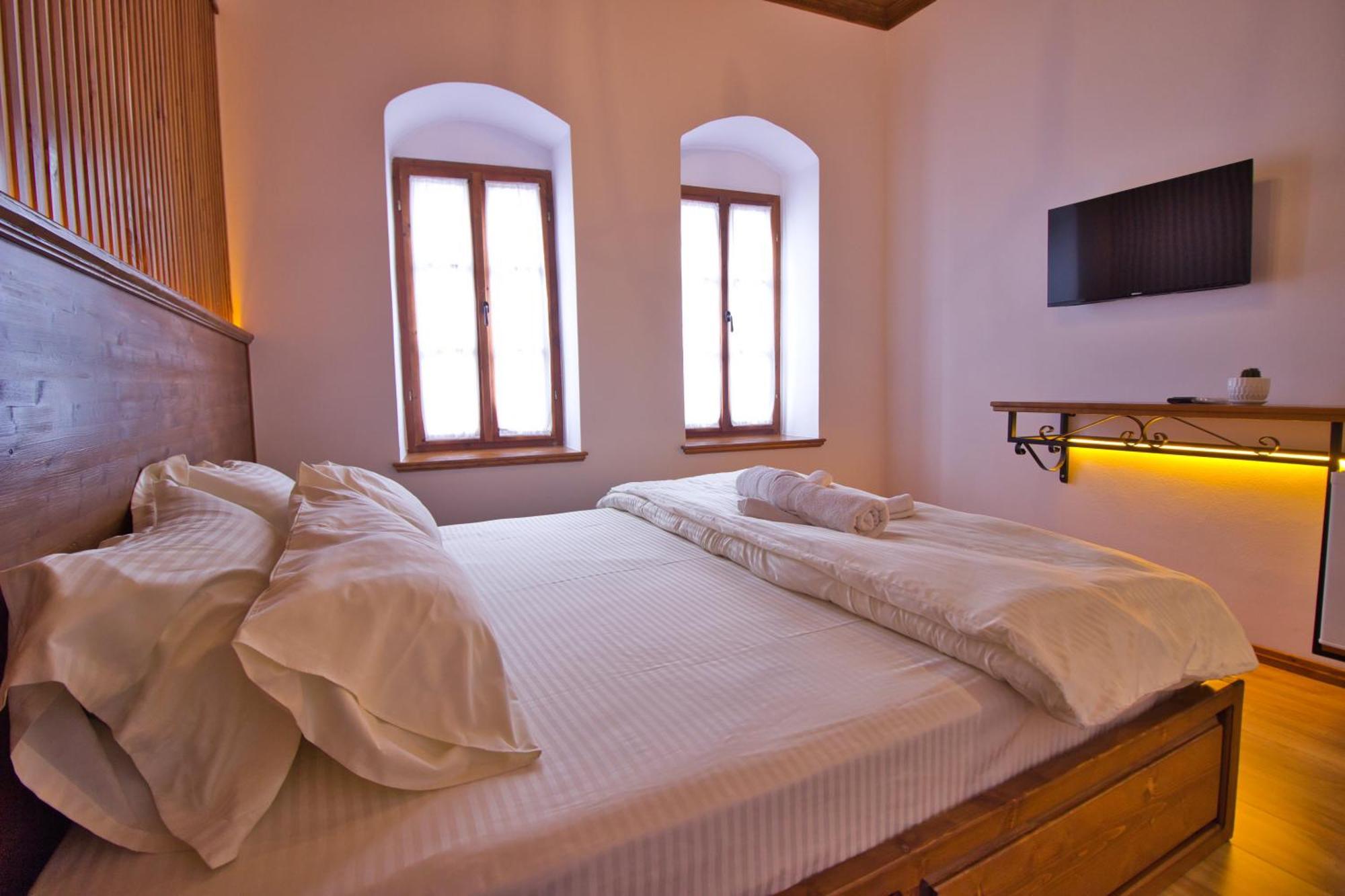 Hotel Grey Stone à Gjirokastër Extérieur photo