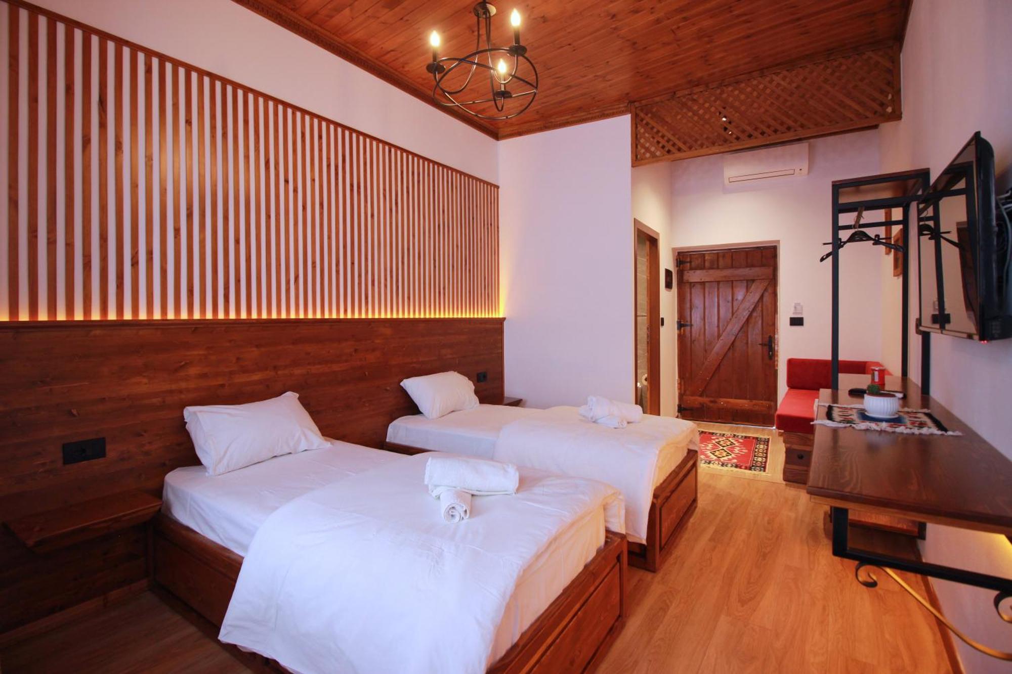 Hotel Grey Stone à Gjirokastër Extérieur photo