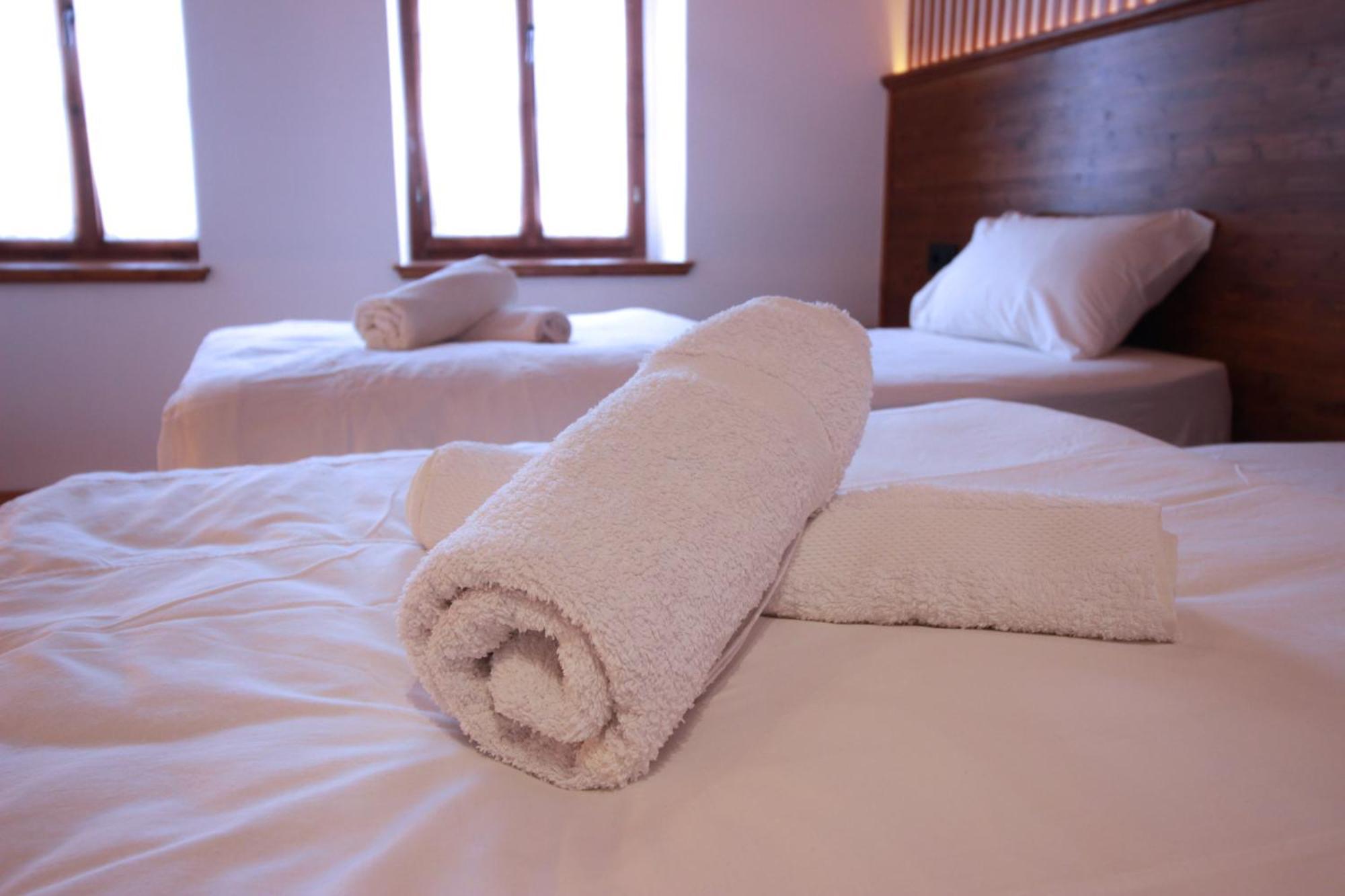 Hotel Grey Stone à Gjirokastër Extérieur photo